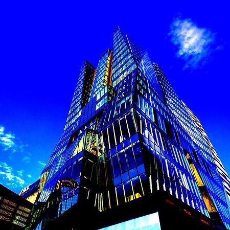 Swissotel SJJ Exterior foto The building at night