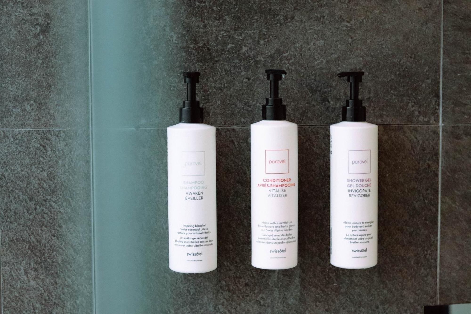 Swissotel SJJ Exterior foto Shampoo, conditioner and body wash