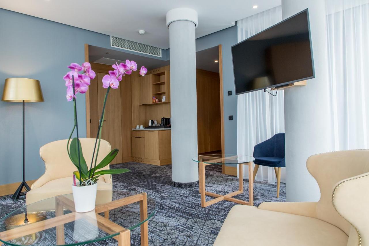 Swissotel SJJ Exterior foto Suite