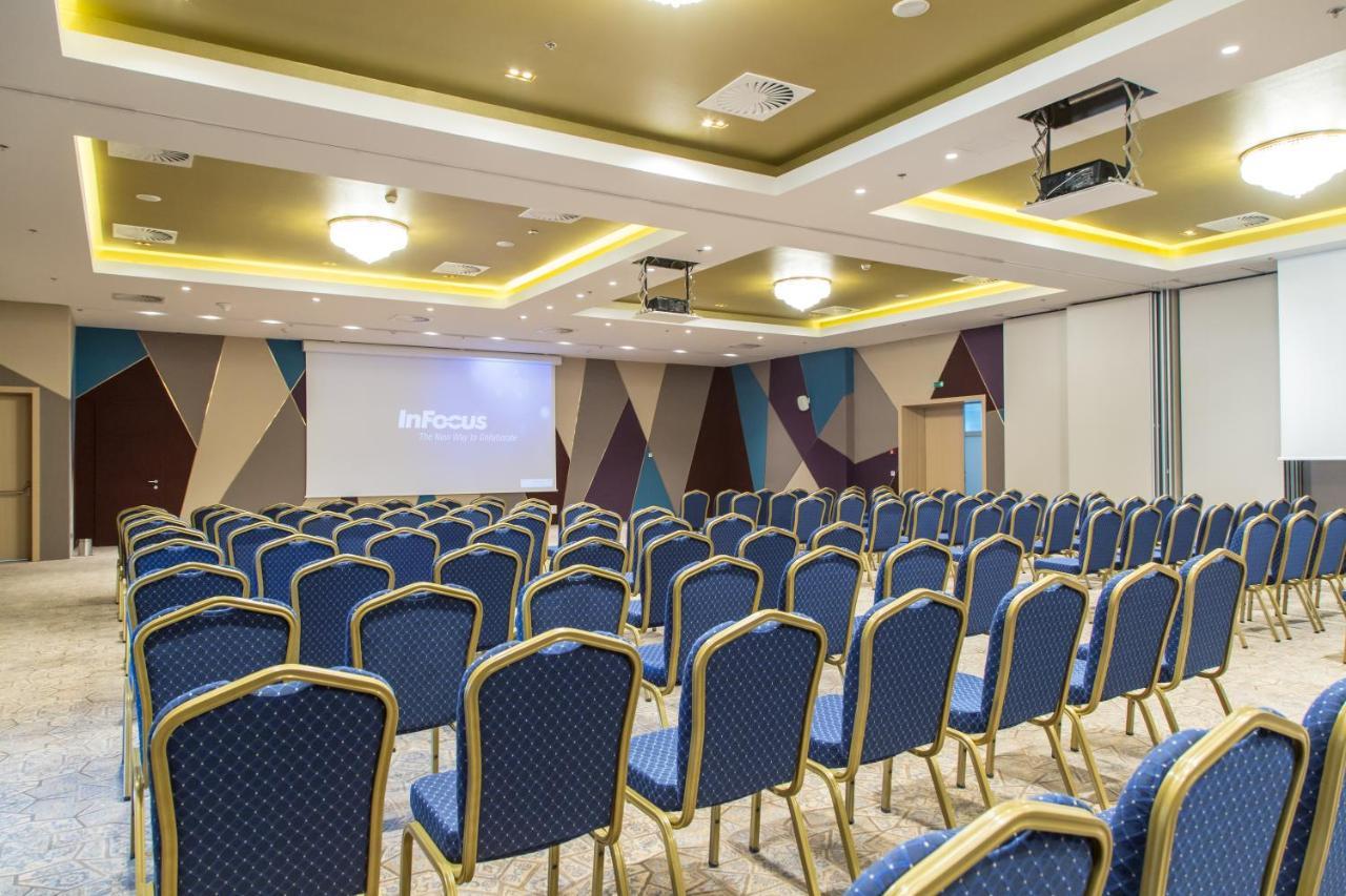 Swissotel SJJ Exterior foto Conference room